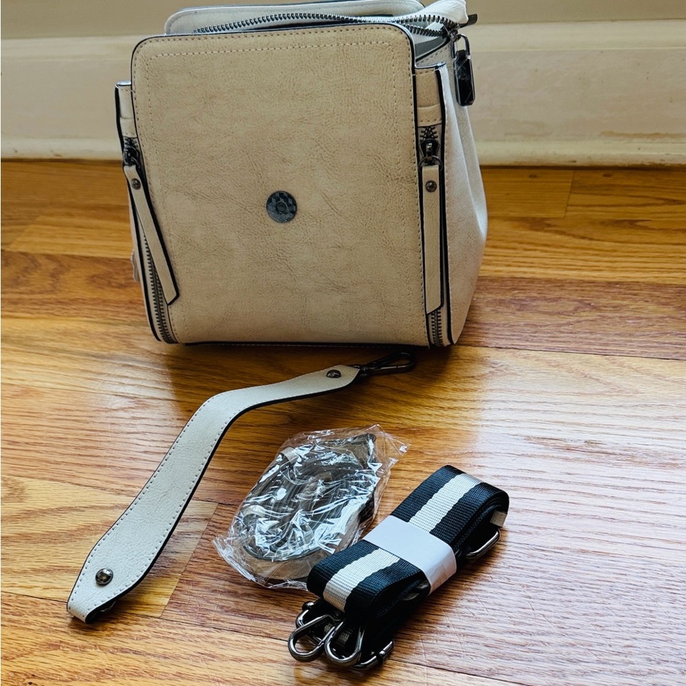 Women’s Mini Crossbody Bag in Cream - Unbranded
